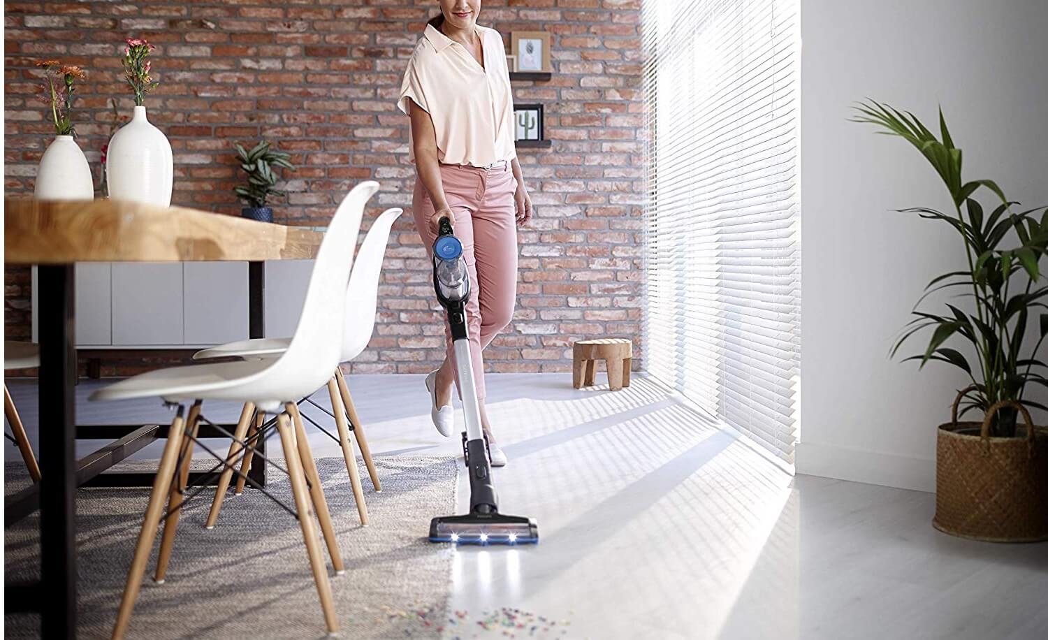 HOMPANY Aspirateur Balai sans Fil,500W/40Kpa Aspirateur sans Fil  Autoportant,60 Minutes d'autonomie,Grande Brosse à Tapis Améliorée, Aspirateur Balai avec écran LED pour Tapis/Poils d'animaux/Sols Durs :  : Cuisine et Maison