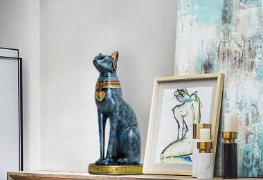 chat noir en statue