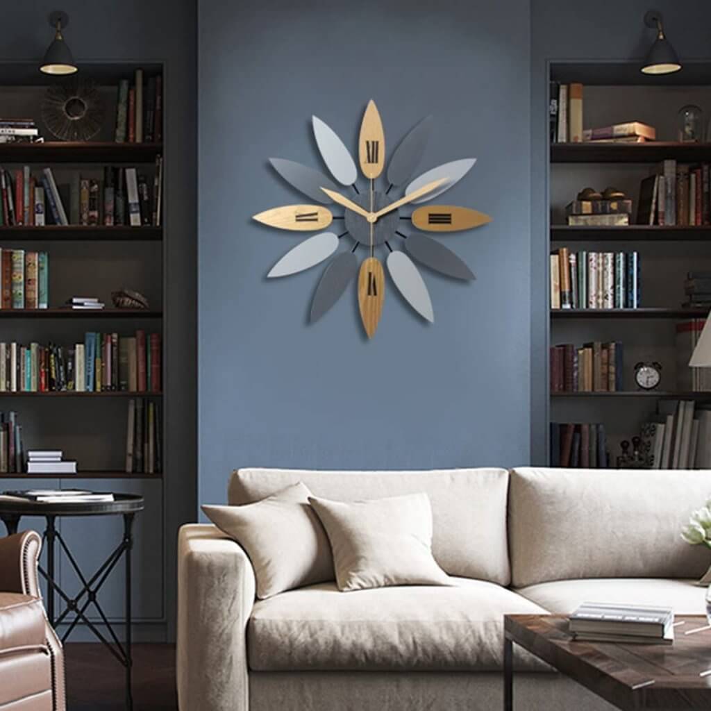 pendule murale design en bois et en forme de fleur