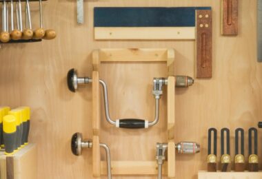 Bien choisir une armoire à outils de jardin