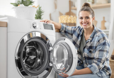 découvrez comment utiliser le vinaigre blanc pour nettoyer efficacement votre machine à laver et éliminer toutes les mauvaises odeurs, garantissant ainsi un linge frais et impeccable.