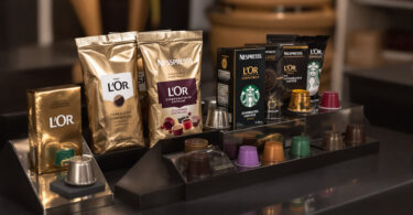 découvrez notre comparaison des meilleures capsules compatibles nespresso, incluant l'or et starbucks, pour savourer un café de qualité chez vous.