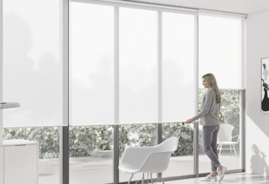 découvrez le store enrouleur jour nuit, la solution idéale pour moduler la lumière naturelle sans utiliser de rideaux. profitez d'un intérieur lumineux et moderne grâce à son design pratique et élégant.